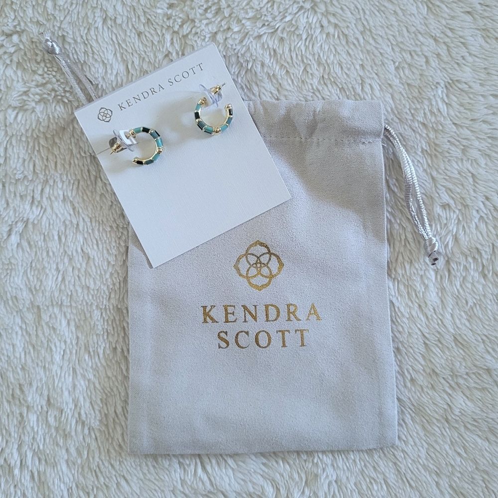 Kendra Scott "Essie" Gold💛 and Sea🌊 Green💚 Mix Huggie🤗 Earrings - NWT - Picture 12 of 16